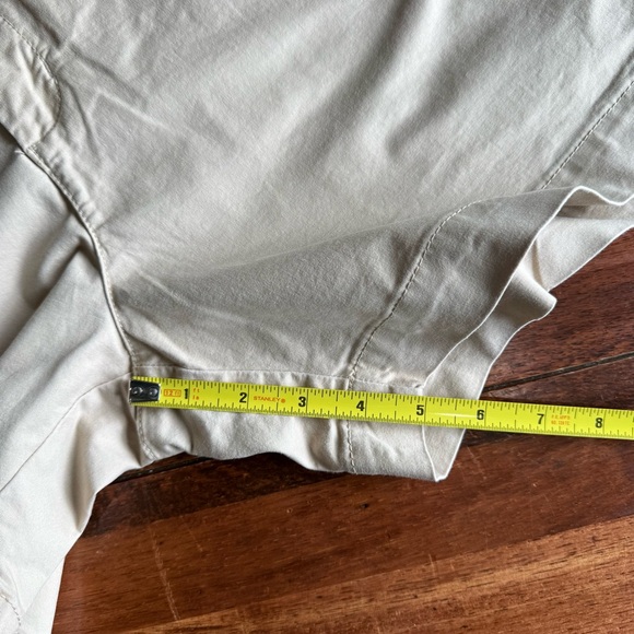 Women’s Khaki Old Navy Everyday Short High Rise Size 12 - Picture 7 of 7